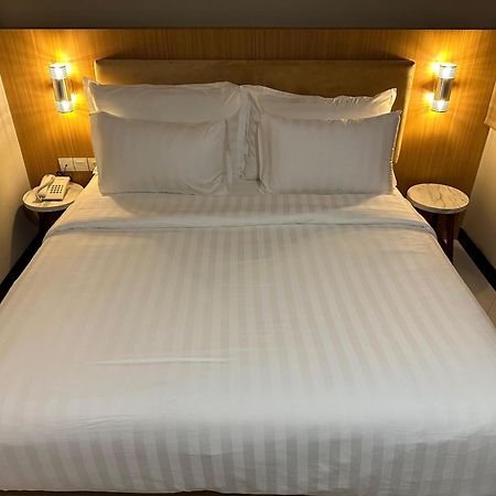 D'Primahotel Jemursari Sorabaya Extérieur photo