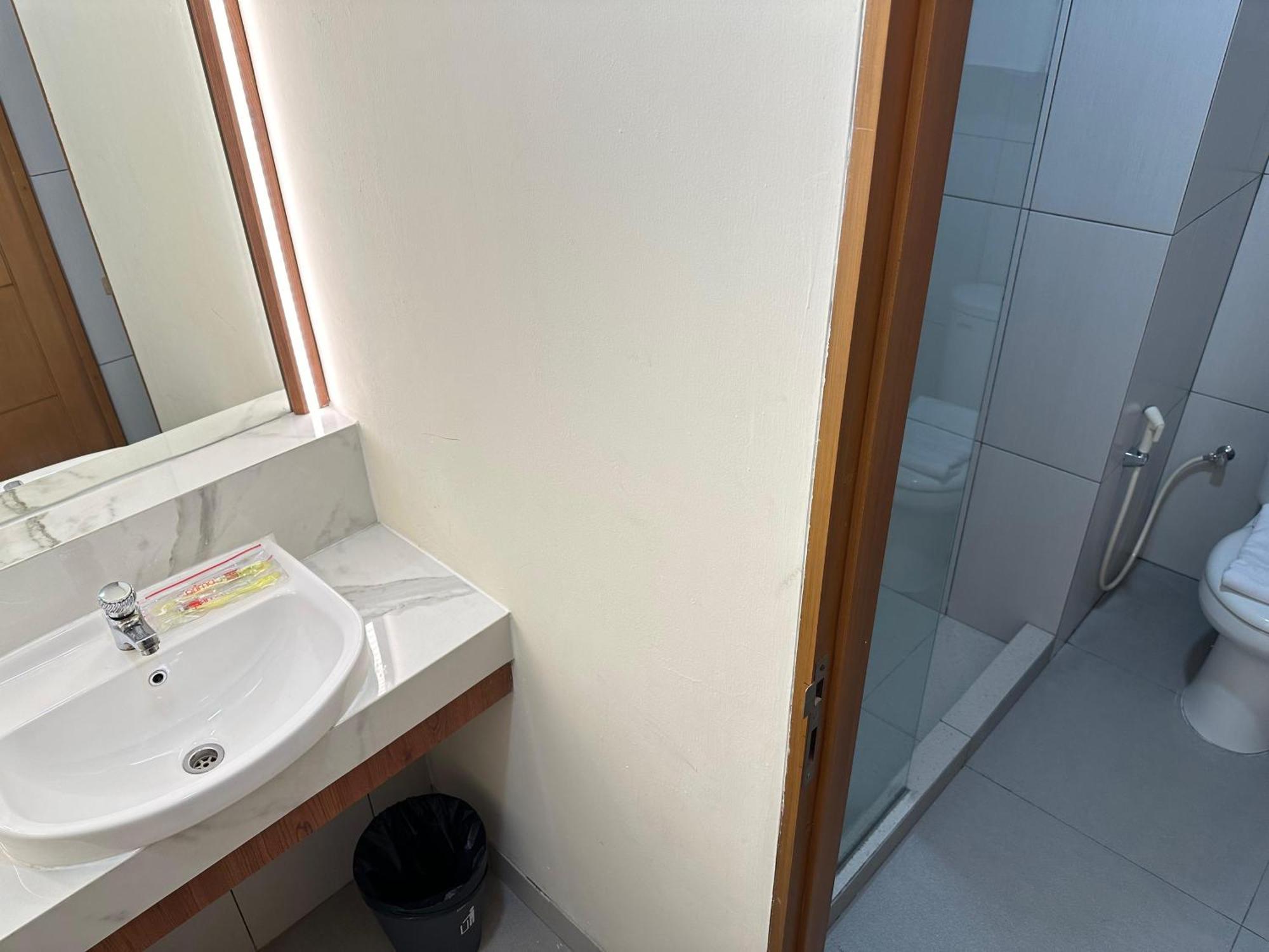 D'Primahotel Jemursari Sorabaya Extérieur photo