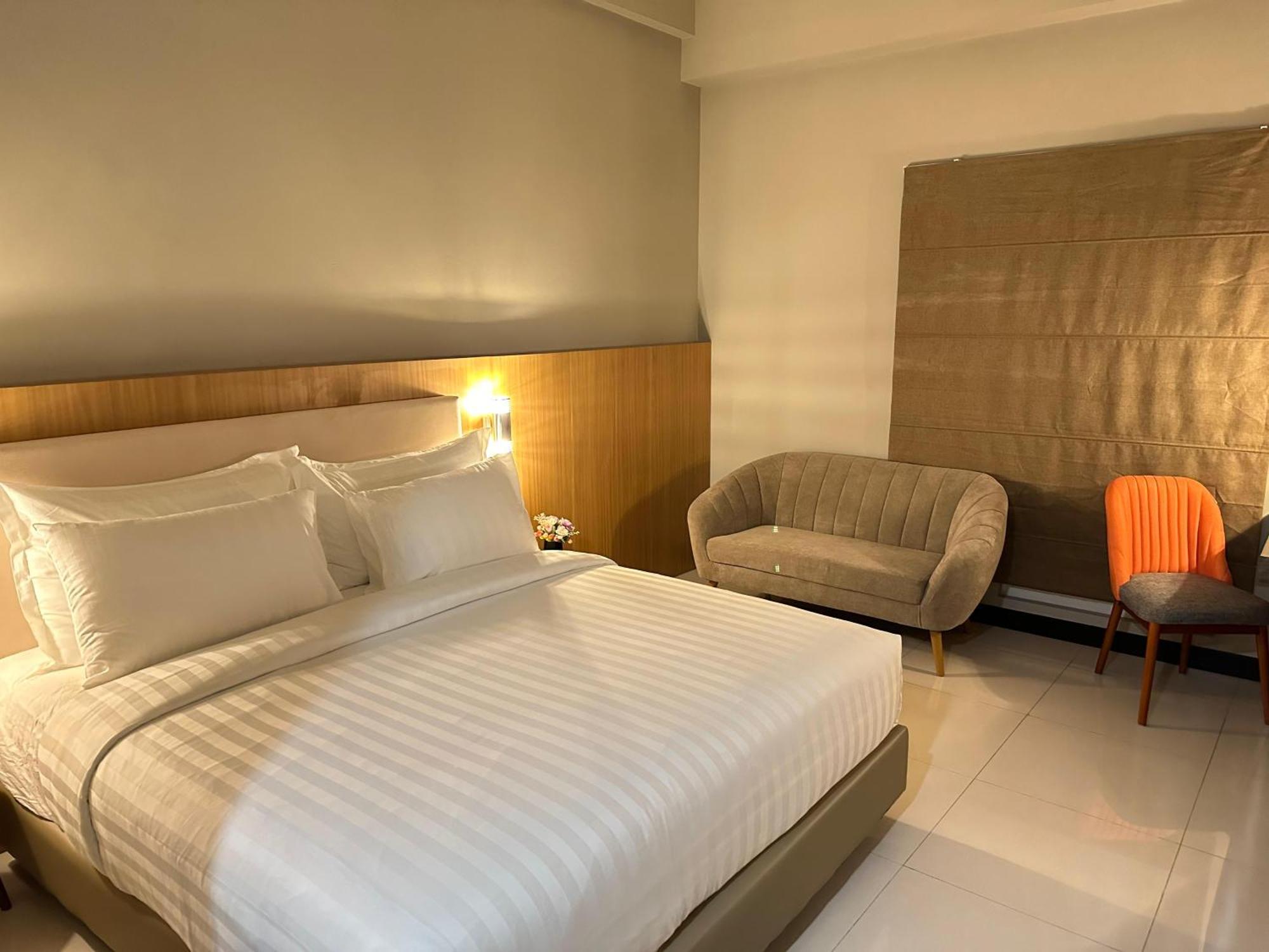D'Primahotel Jemursari Sorabaya Extérieur photo