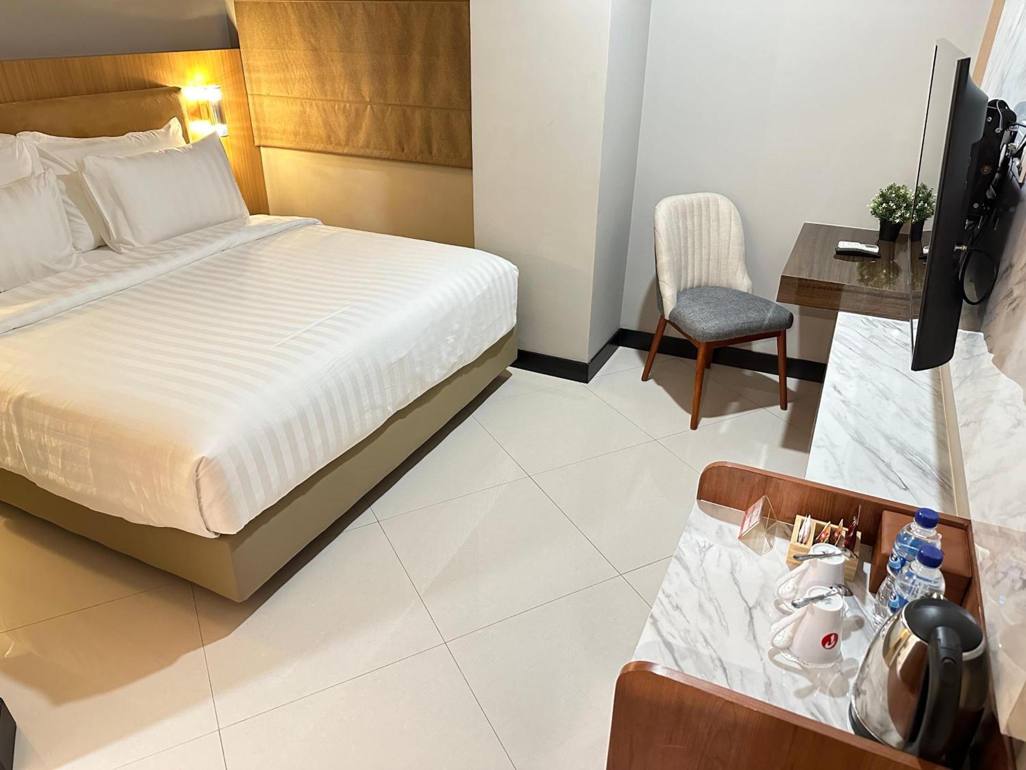 D'Primahotel Jemursari Sorabaya Extérieur photo
