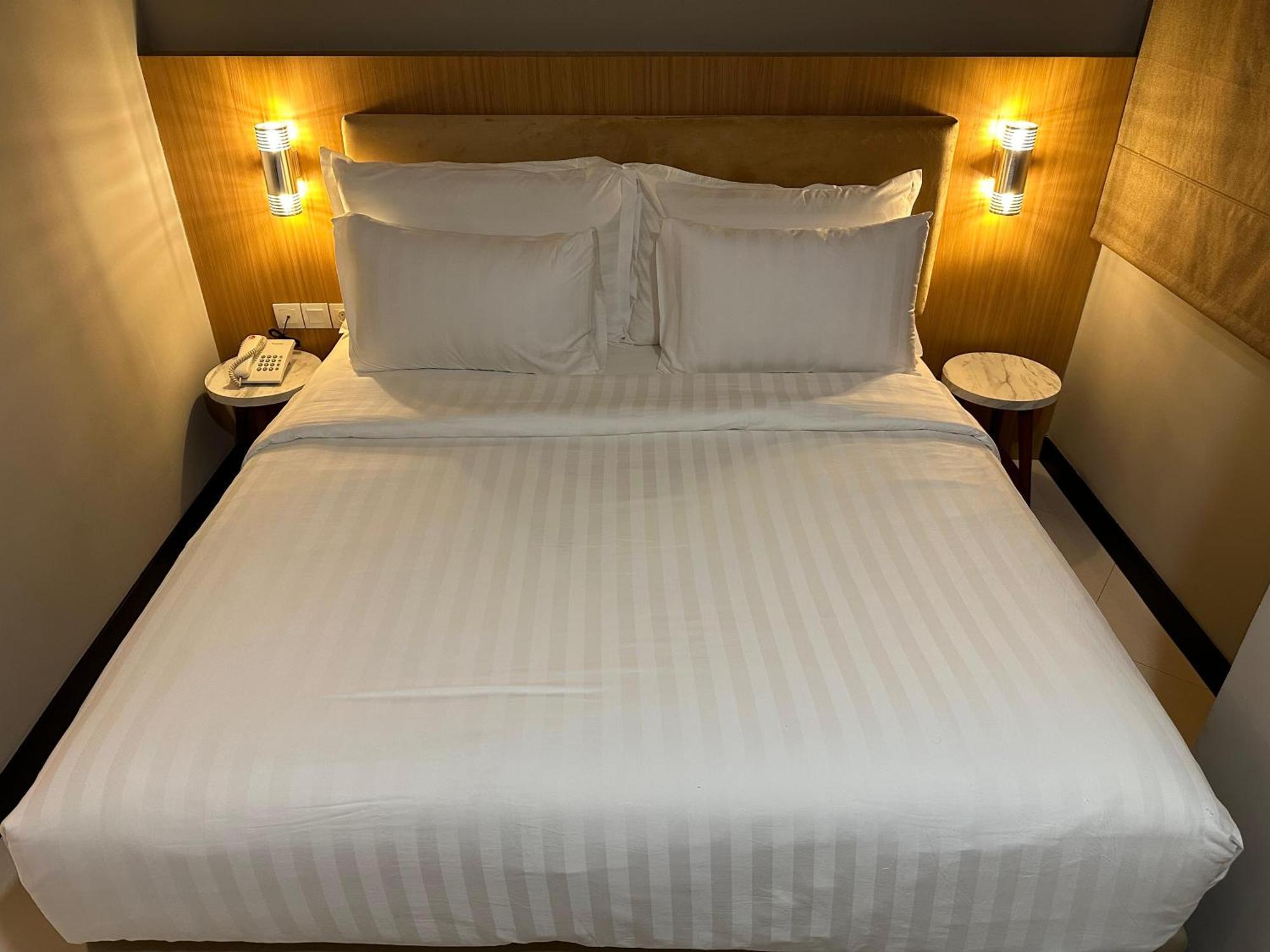 D'Primahotel Jemursari Sorabaya Extérieur photo