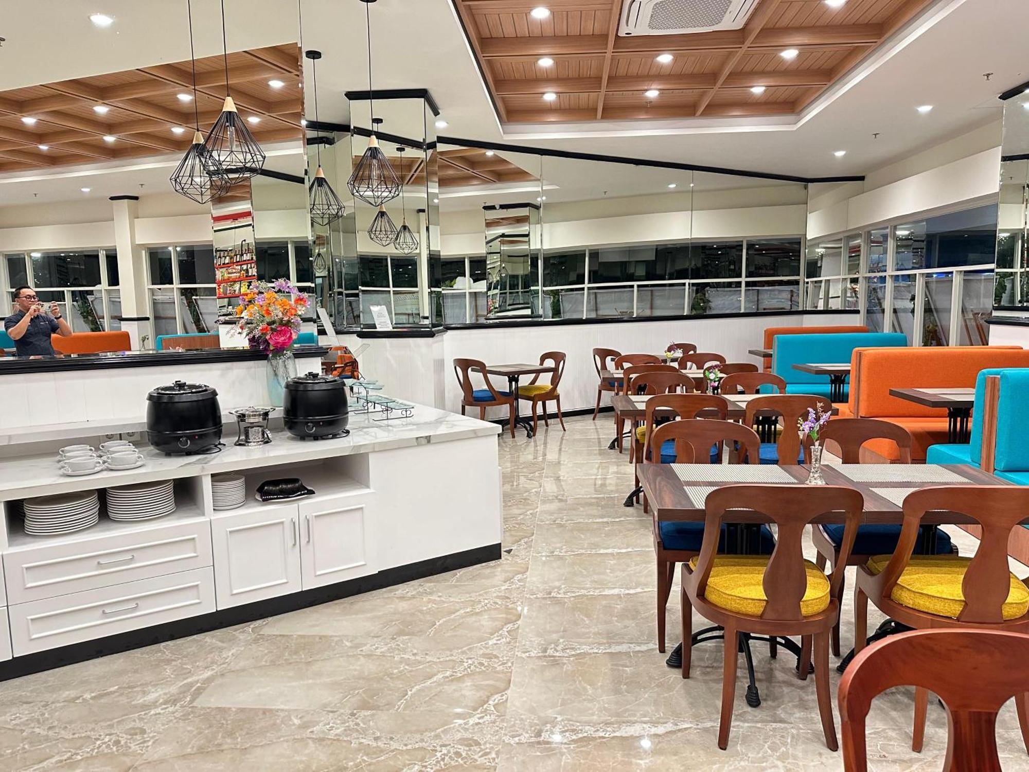 D'Primahotel Jemursari Sorabaya Extérieur photo